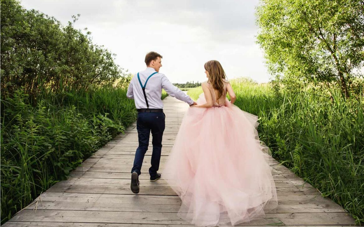 Peach wedding attire for spring