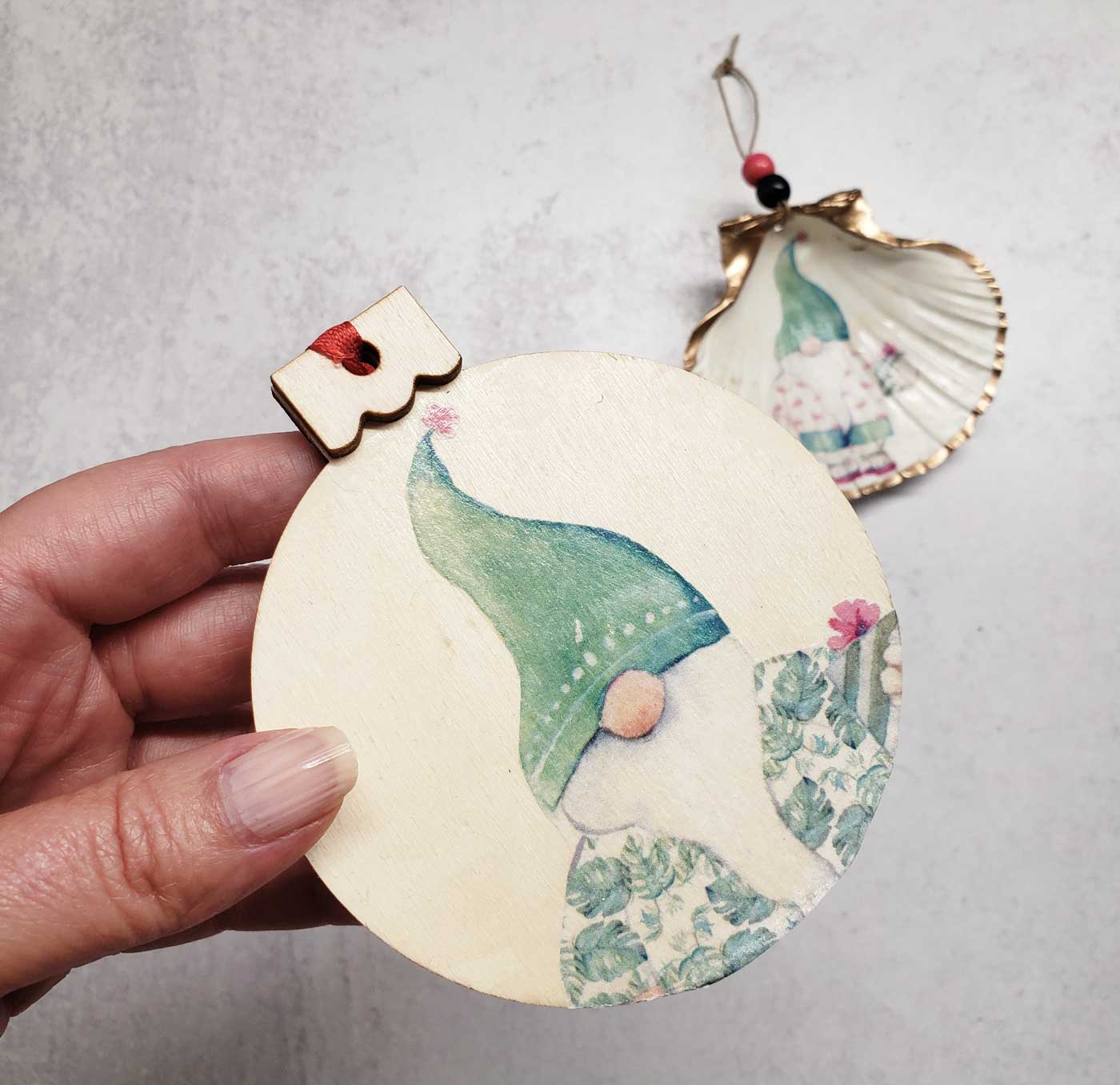 How to make decoupage Christmas ornaments.