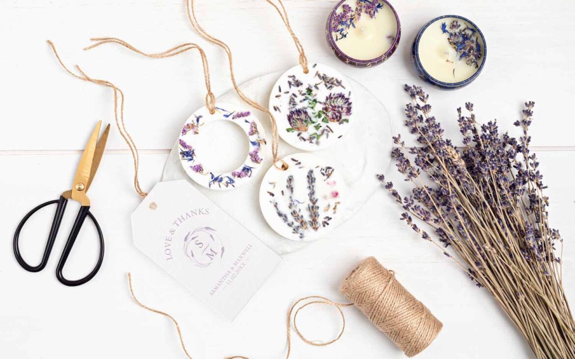 DIY lavender wedding favor ideas. Click to shop this monogrammed wedding favor tag.